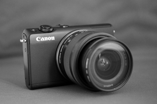 Canon EOS m100 (APS-C Sensor / Systemkamera)